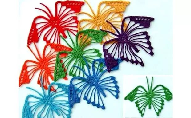 Ang mga knitted butterflies gihimo nga malumo ug kahayag