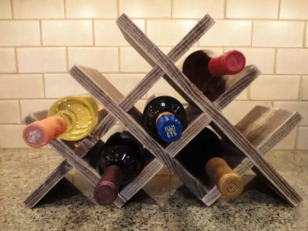 Comfortable and functional portable rack for wine with your own hands