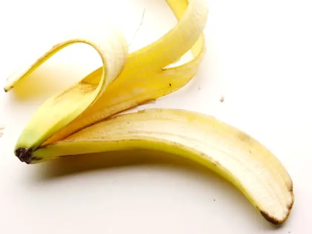 Banana peel from acne