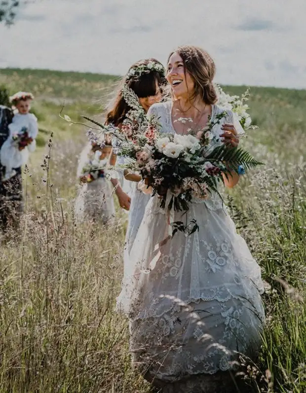 A noiva-costura dama de honor vestido de novia 147-year-old perdeu limpeza en seco, atopou coa axuda de Internet (10 fotos)