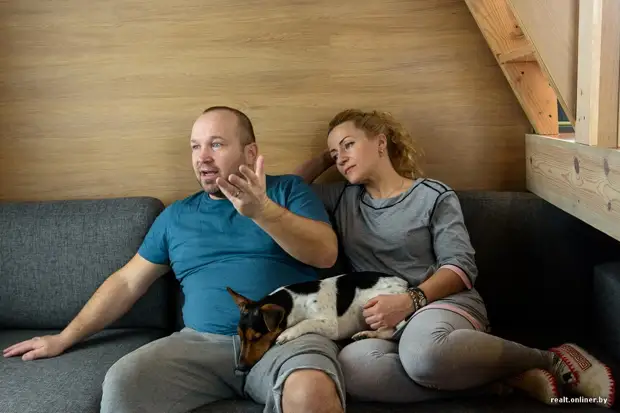 Keluarga ini tinggal di mikrofi 16 meter persegi berhampiran Minsk