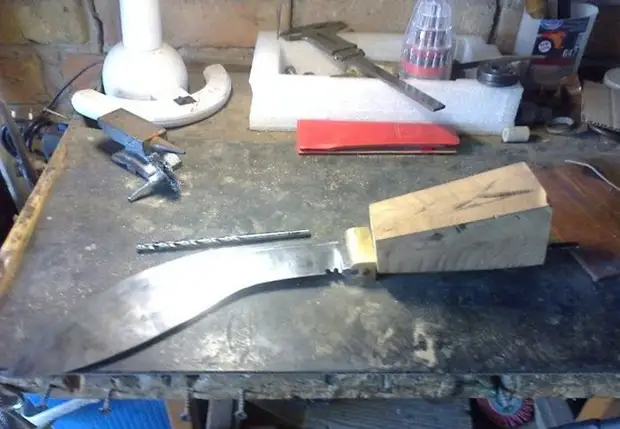 Universal Nepalese Kukri Knife sa imong kaugalingon nga mga kamot