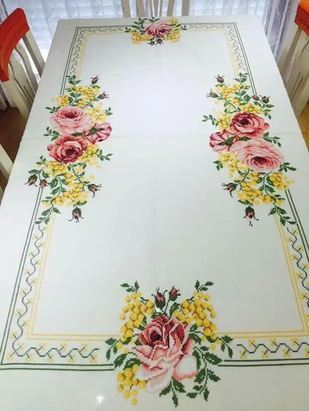 Cross Tablecloth Embroidery திட்டங்கள்