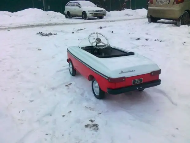 Pagpapanumbalik ng pedal machine ng mga bata 