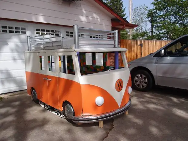 Cama de niños de literación casera en forma de Van Volkswagen Tipo 2 (26 fotos)