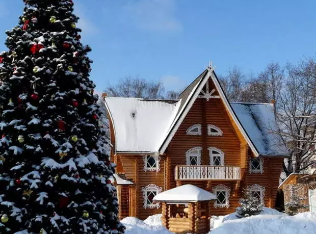 Podróż do bajki opróżniającej Snow Maiden w Kostroma