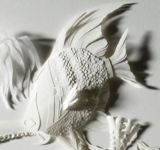 Paper sculptures Daryl Ashton. Photo