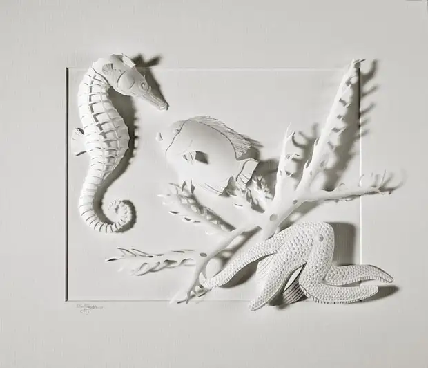 Paper sculptures Daryl Ashton. Photo