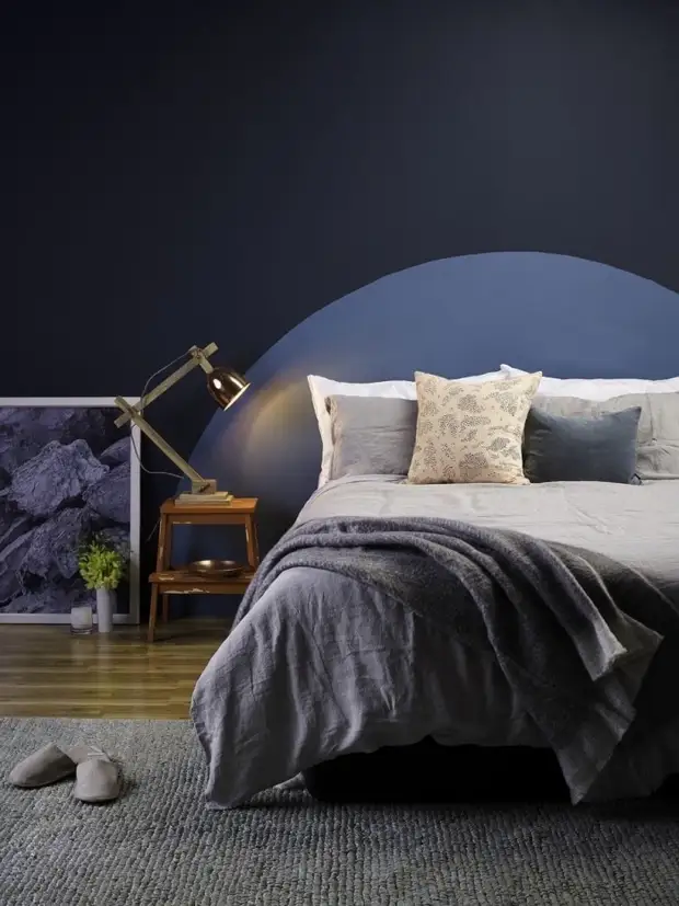 ပန်းချီကားခေါင်း - သင်၏အိပ်ခန်းစိတ်ဓာတ်ကိုအလွယ်တကူပြောင်းလဲစေမည့်အကောင်းဆုံးအလှဆင်အတွေးအခေါ်ဖြစ်သည်