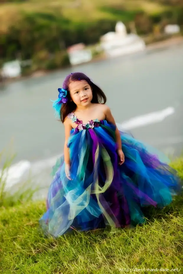 Festliga outfits för små prinsessor per timme!