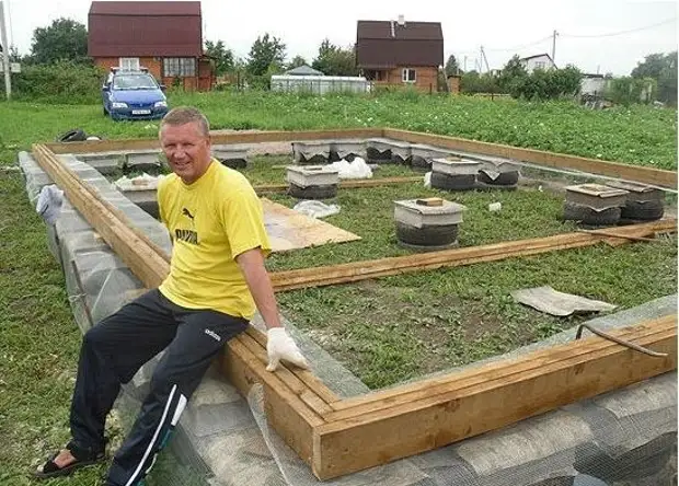 Wéi en Haus fir 2 Woche mat Ären eegenen Hänn ze bauen