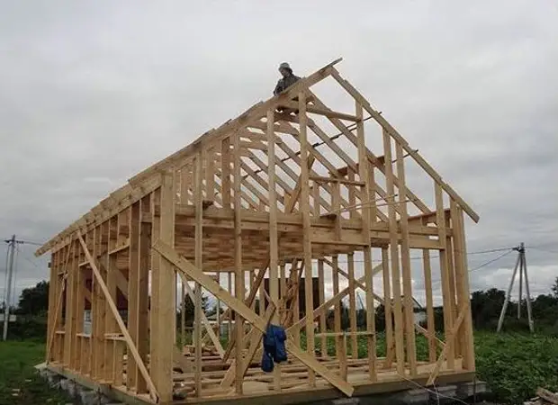 Wéi en Haus fir 2 Woche mat Ären eegenen Hänn ze bauen