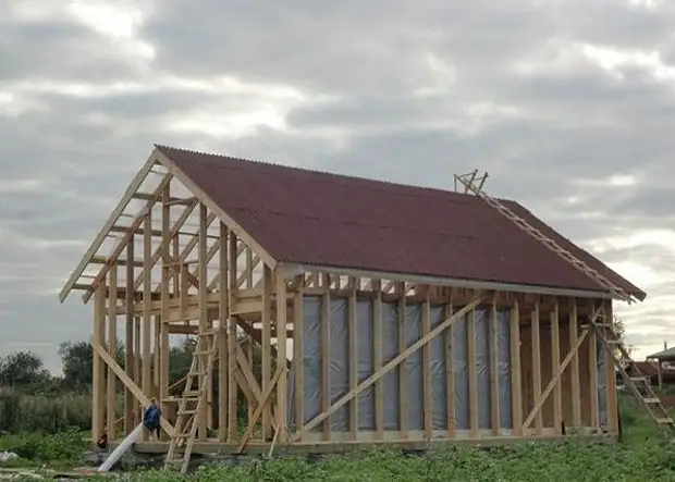 Wéi en Haus fir 2 Woche mat Ären eegenen Hänn ze bauen