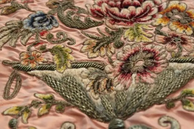 Sinel sulaman. Sinel adalah laces sutera velvety, yang digunakan untuk menyulam atau membuat pinggir. Embroidery, Art, Beauty, Needlowwork