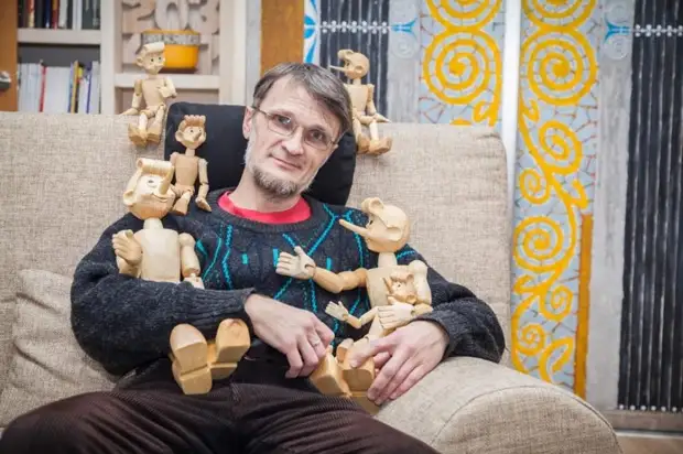 Jako "Tagil Dad Carlo" bojuje tři tisíce Pinocchio a našel jeho štěstí