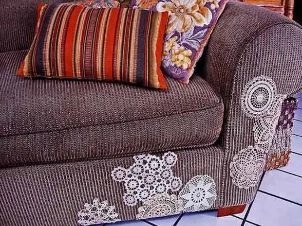 Sied Couch Applique.