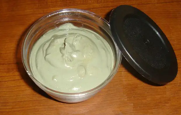 Natural toothpaste