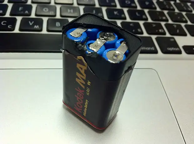 AAAA батерии од 9V круна