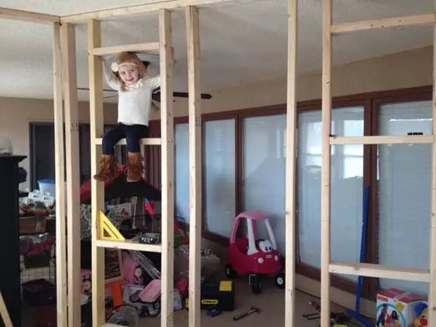 Thoughtful and loving father built a small house for kids inside the room