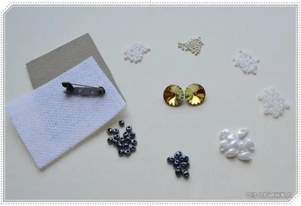 Materiais necesarios para a fabricación de broches de perlas e contas