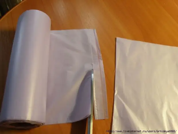 Make a casket from trash packages with your own hands