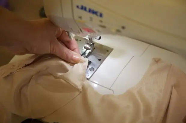 Как да шият сутиен за жени със собствените си ръце: модел с описание