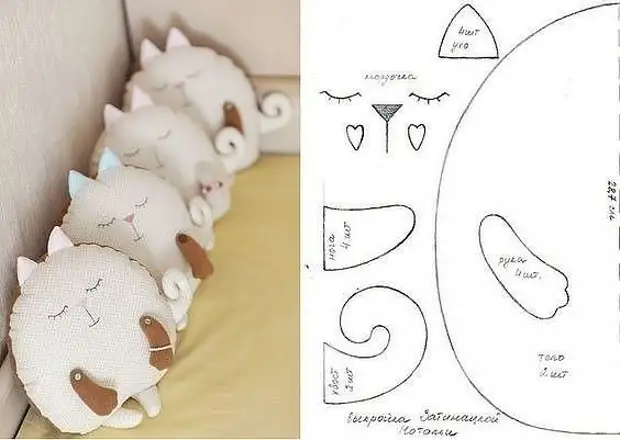 Bantal kucing cantik