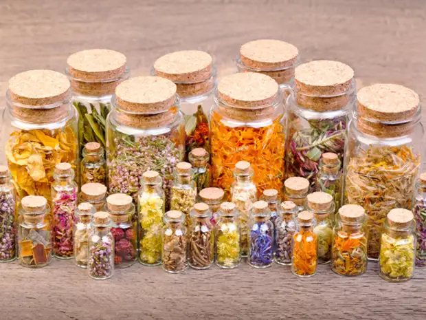 Innredning av krukker for krydder og urter: Topp 3 ideer
