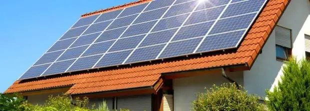 É rendible instalar paneis solares nunha casa privada