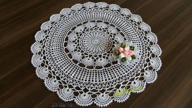 Nyoro uye yakanaka crochet napkin