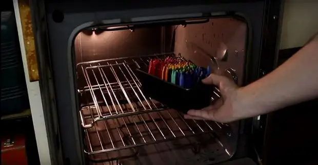 I-wax craylas kwi-oveni