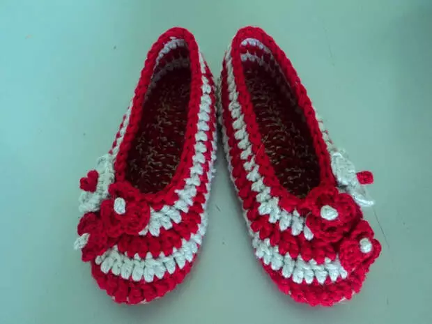 Meester Klas: Gebreide Slippers "Drie Blomme"