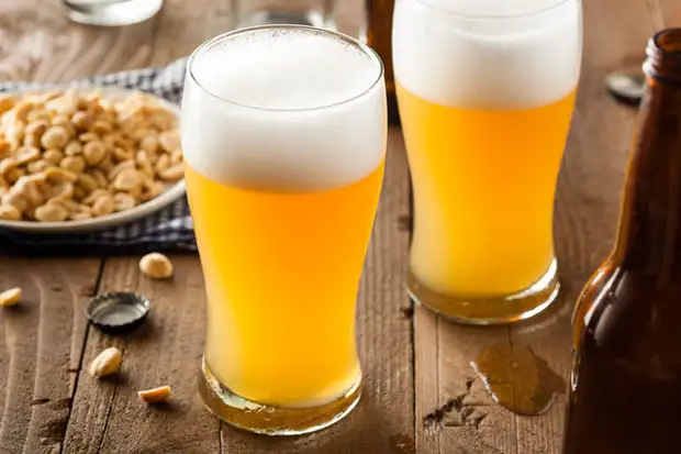 Il existe différentes variations de la bière malt - sucre, sel, les raisins secs sont injectés dans le moût