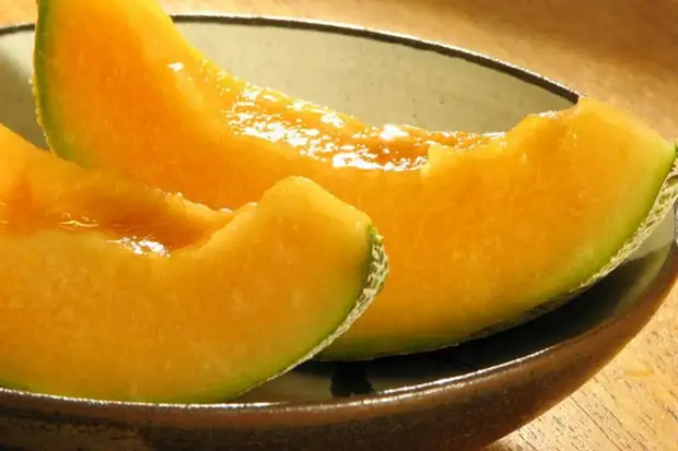 Bi o ṣe le kọ ẹkọ lati pe ni deede yan melon ti nhu julọ