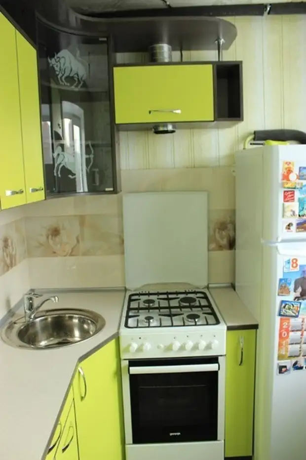 Поправка и дизајн мале угаоне кухиње 5 м²