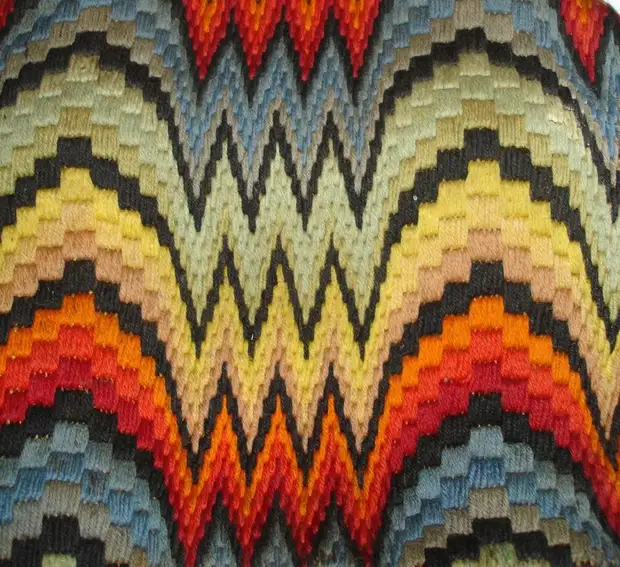 Tea-Cosy_bargello-2 (700x640, 168KB)