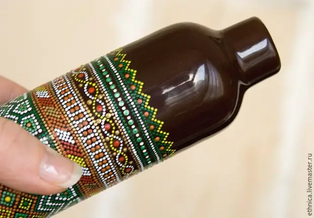 Botol lukisan dalam gaya Afrika