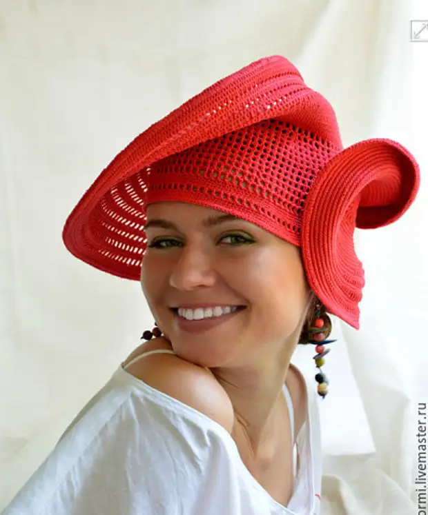 Egy csodálatos mester Moszkvából rendkívüli szépség kötött kalapokat hoz létre!
