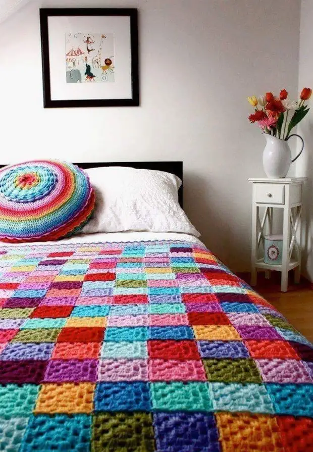 Пријатна плетена спална соба