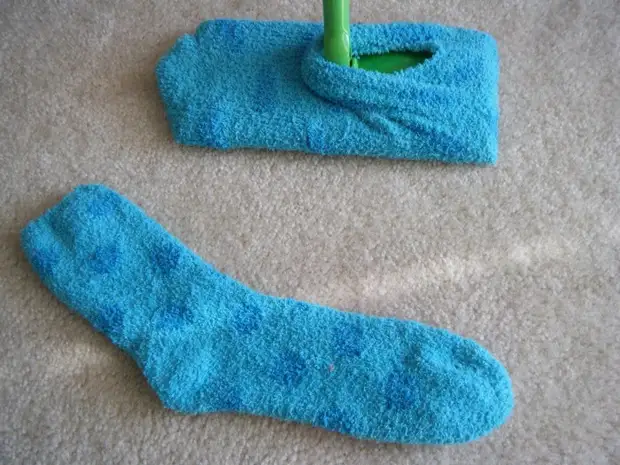 10 gjëra të dobishme që mund të bëhen nga një palë çorapesh