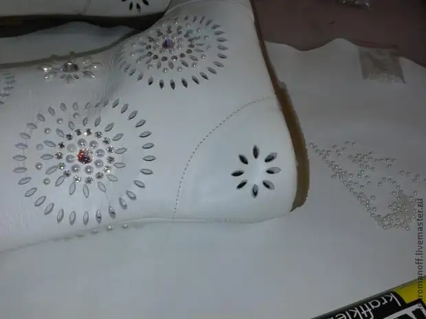 Kézzel készített cipő