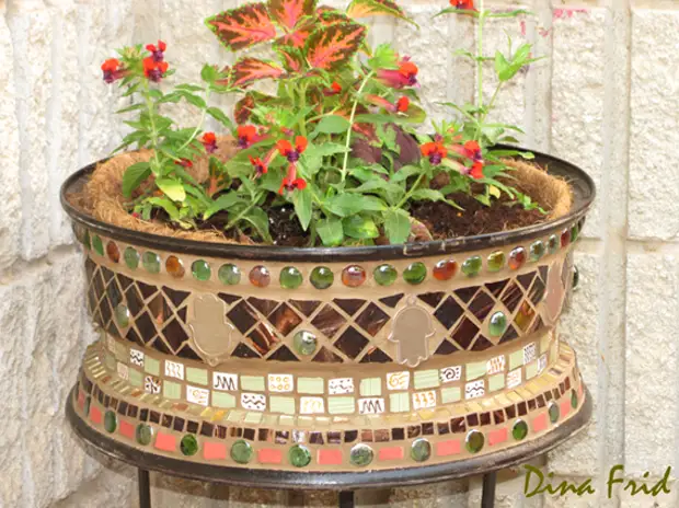 Designer flower pot with their own hands