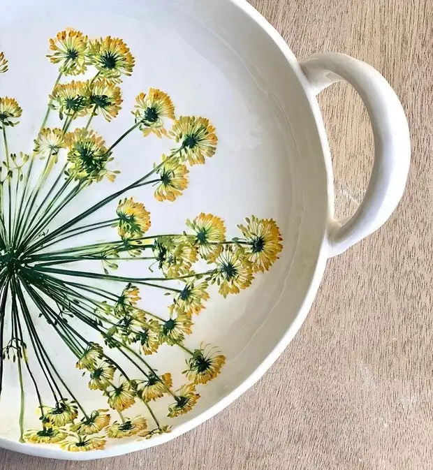Keramika z vzorci, ki jih je ustvarila narava: igle Instagram teden