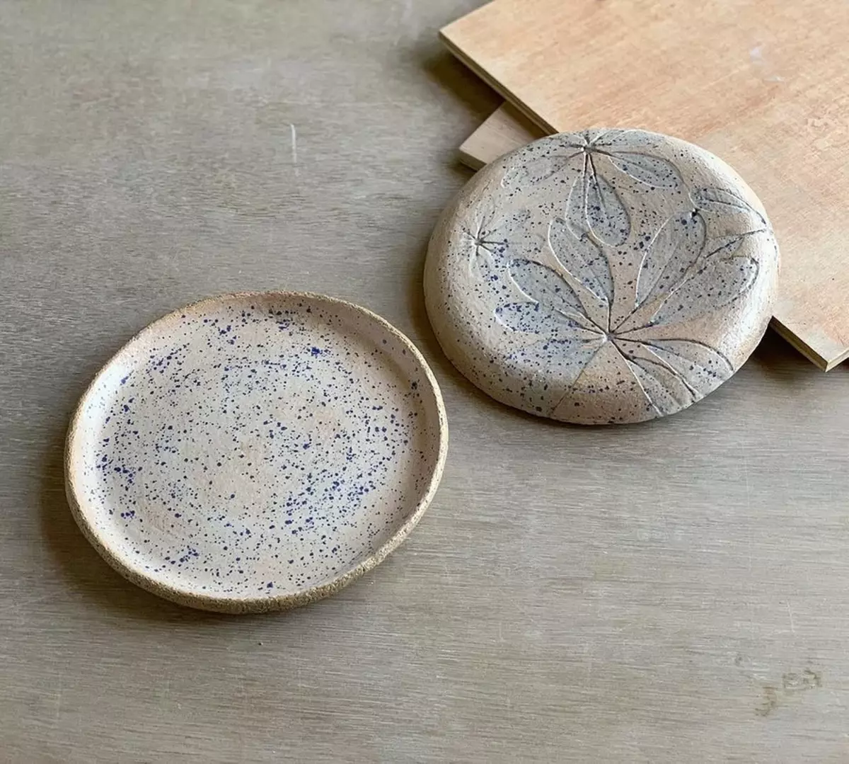 Ceramics with patterns created by nature: Needlework Instagram Week