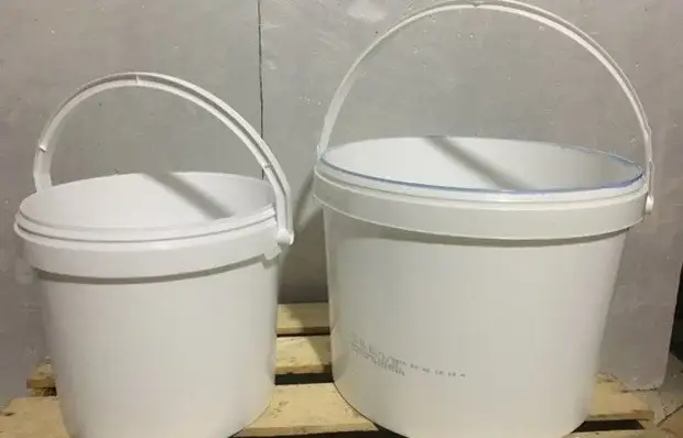 Trei lucruri utile pentru casă care pot fi făcute din găleată din plastic