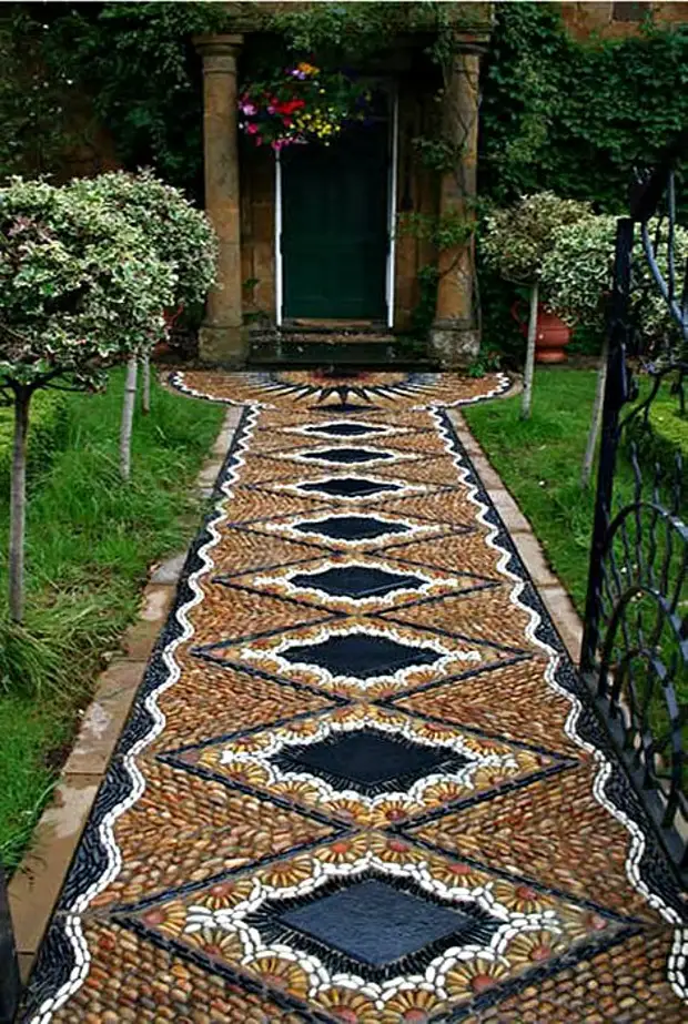 Mosaic di kebon nganggo leungeun sorangan