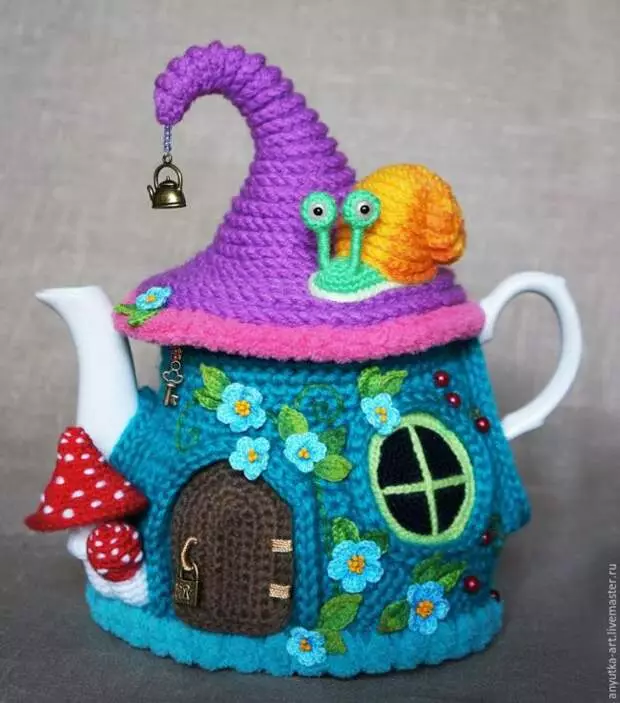 Germtir li ser kettle "Fairy-Tale House