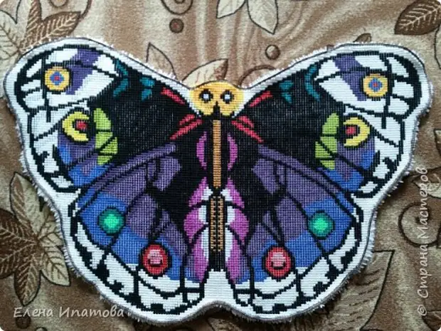 Hallo Country Masters! Hier is mijn nieuwe tapijtwerk. Maakte een kleine MK die van pas kan komen. Butterfly Size Height 70cm, reikwijdte van vleugels 115 cm. Foto 2.