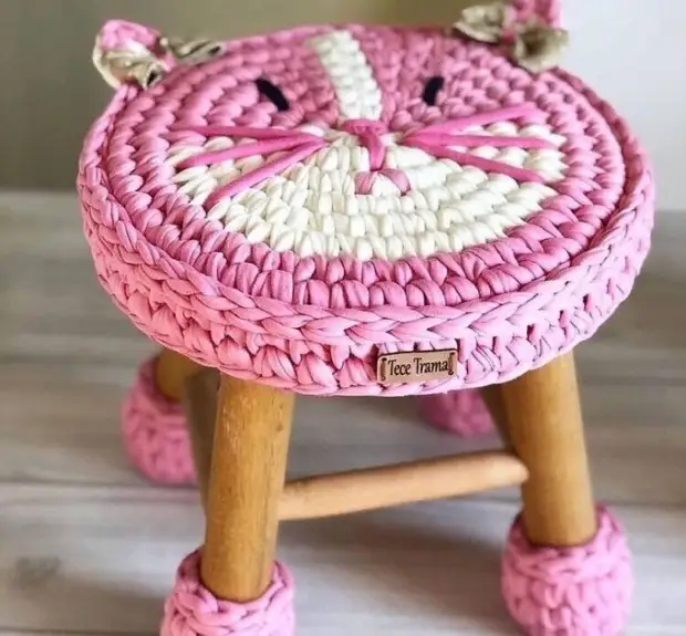 Interesting ideas for making stools in the nursery