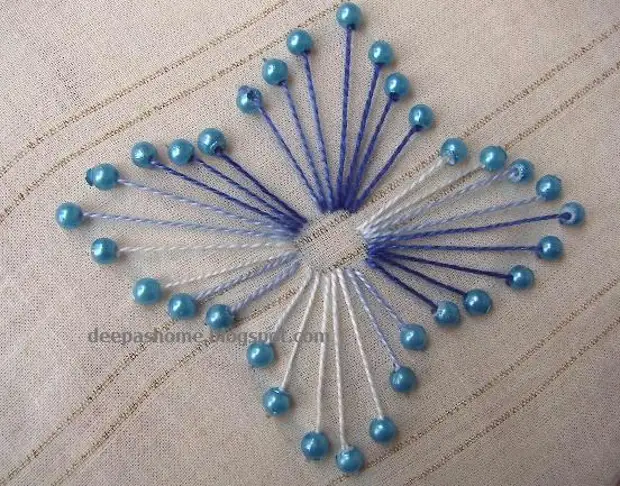 與珠子不尋常的刺繡。 m